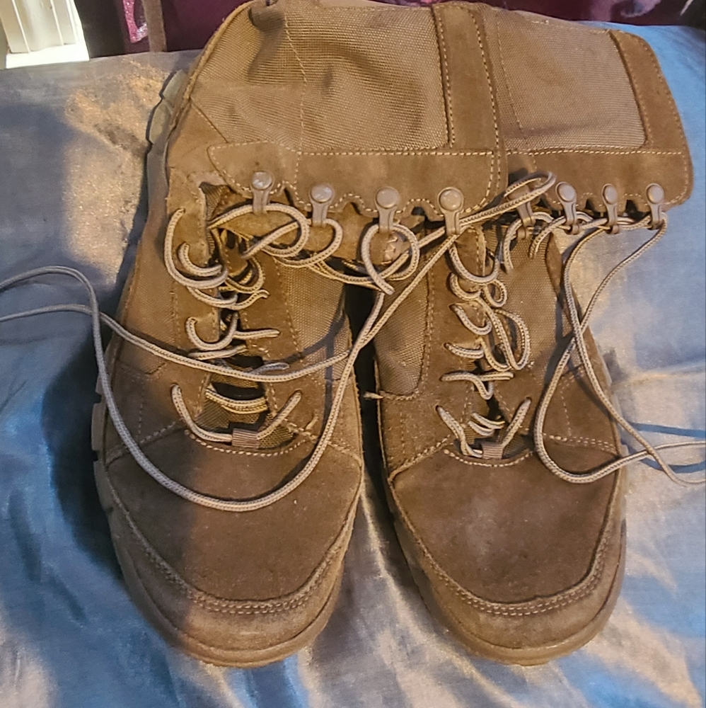 Oakley Boots